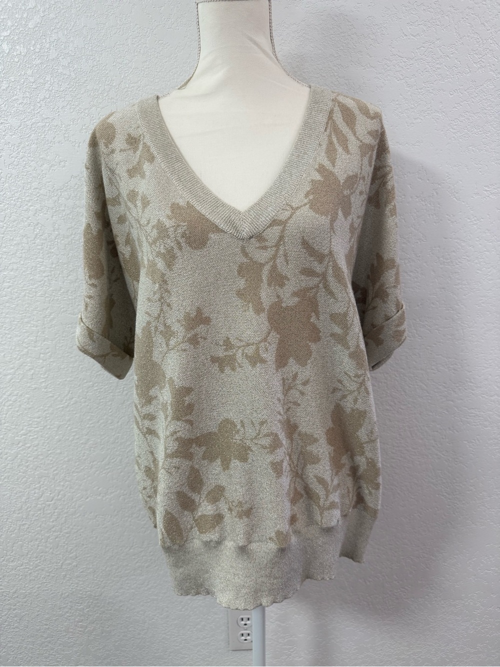 JM COLLECTION Women's Beige Ivory Floral Knit V-Neck Short Sleeve Pullover L